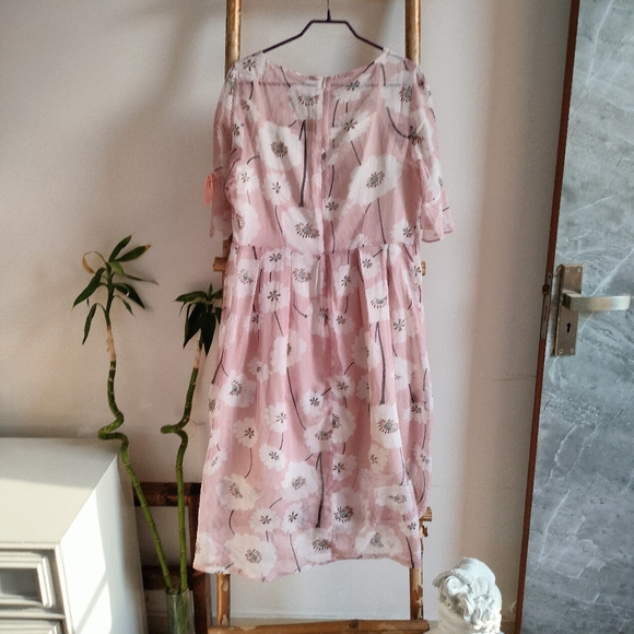 Elegant Floral Dress - Picture 10 of 14